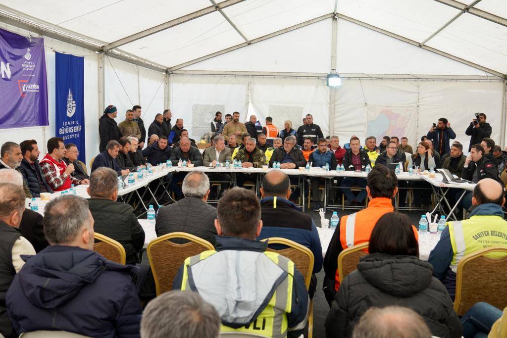 İmamoğlu: Her şeyi rant gibi malzeme biçimine dönüştürürsek insanı insan olmaktan, devleti devlet olmaktan uzaklaştırırız 14